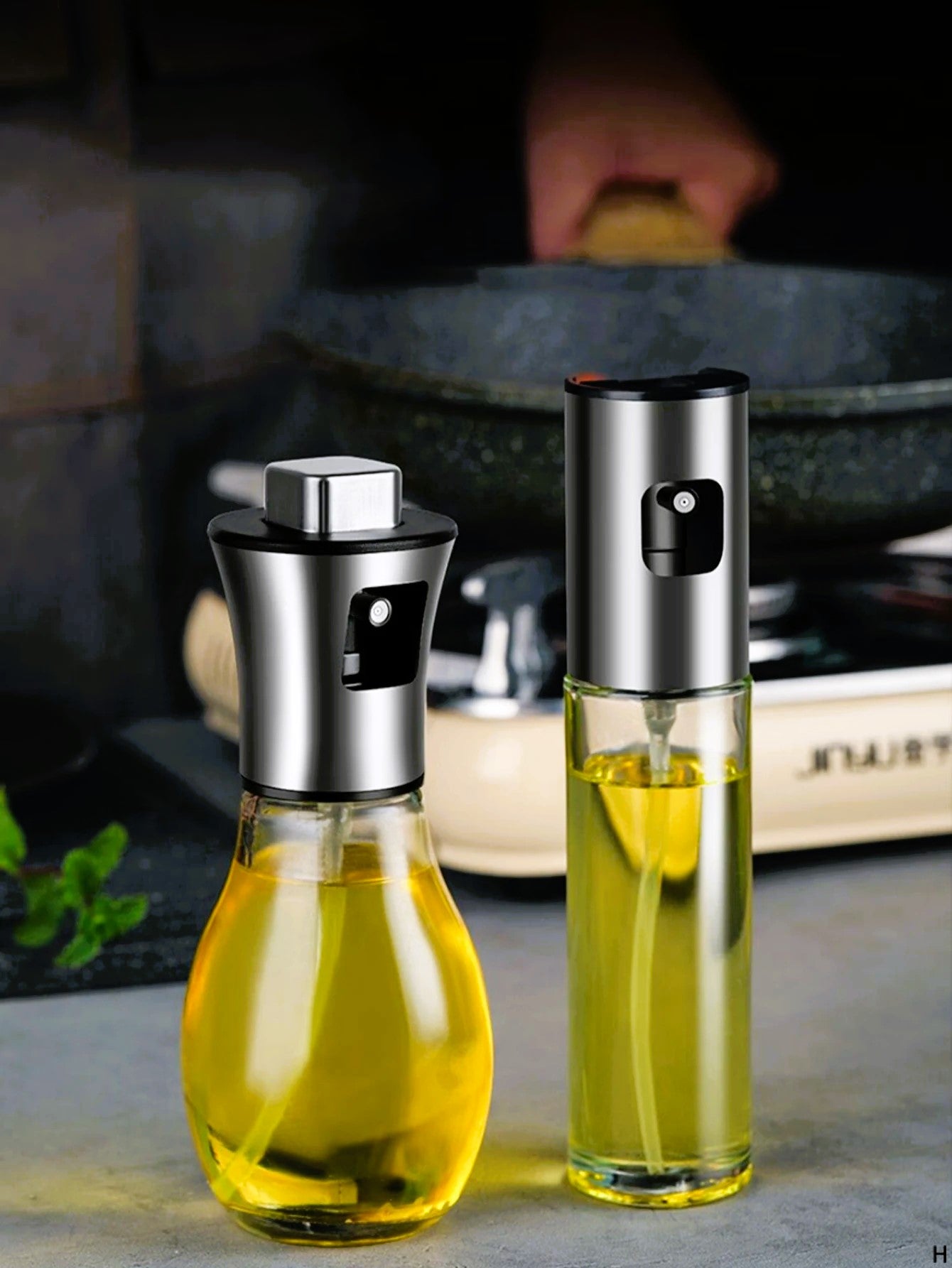 Olive Oil Dispenser Bottle for Kitchen,Oil Sprayer for Cooking,Oil Spray ,Household Oil Spray Bottle, Spray Glass Press Cooking Oil Bottle,BBQ Kitchen Leak Proof Oil Bottle